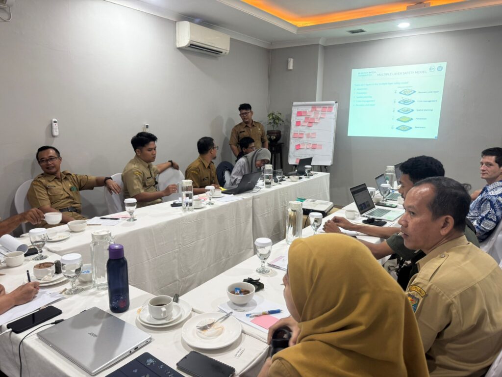 crisis management workshop pekalongan